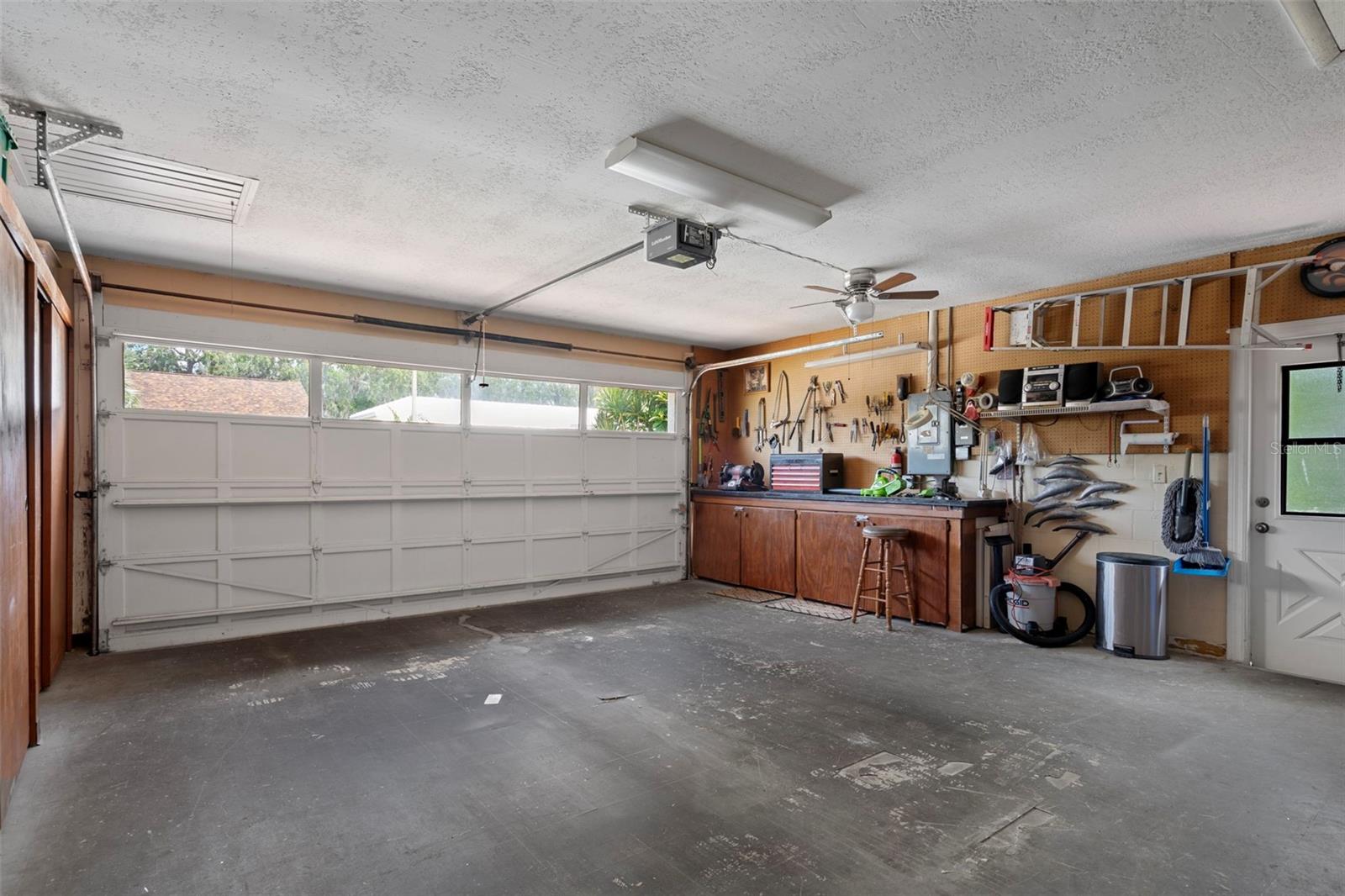 Image 37 of 53 For 2932 Windridge Drive