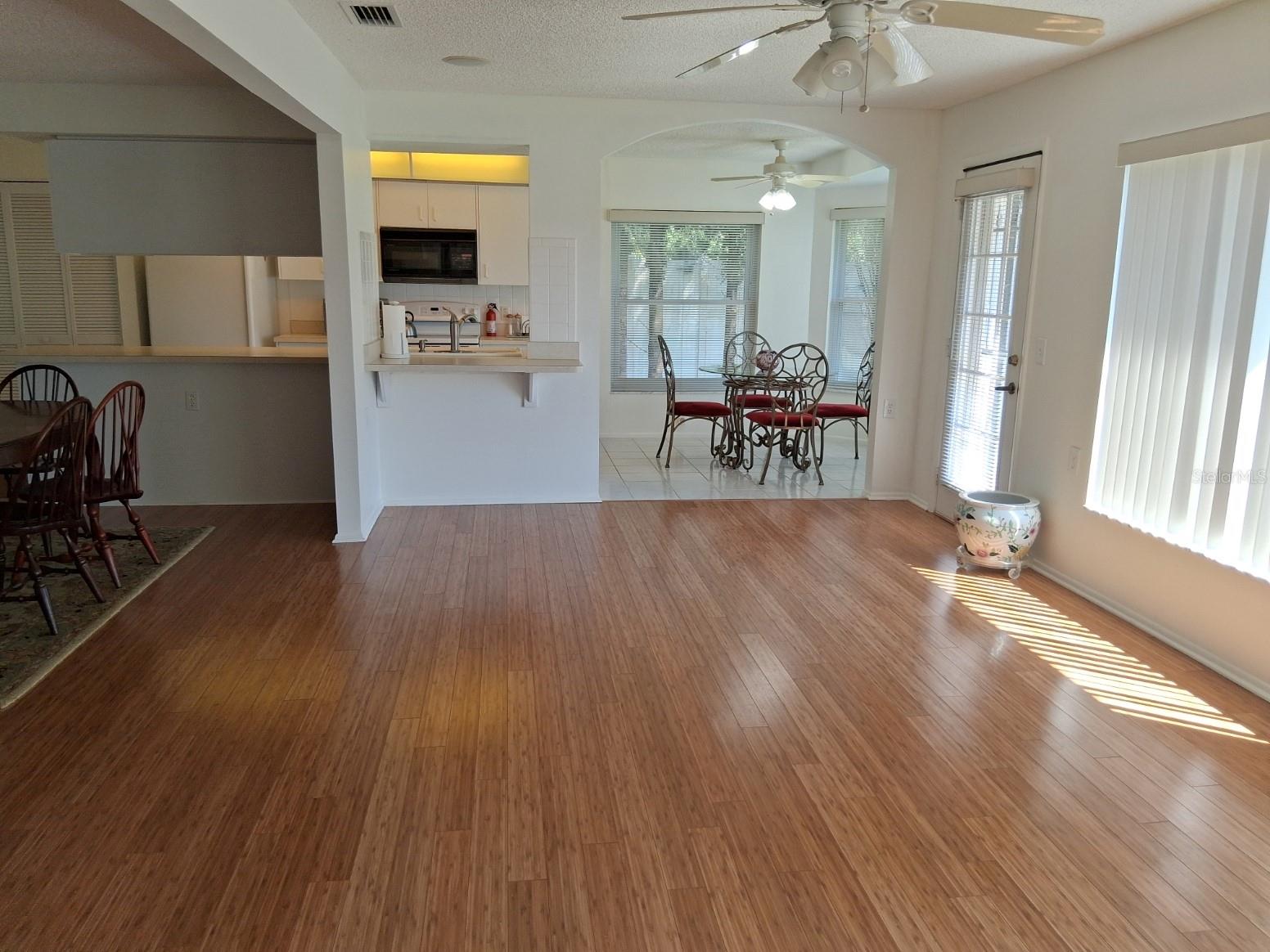 Image 11 of 28 For 9142 Cotswald Way 86