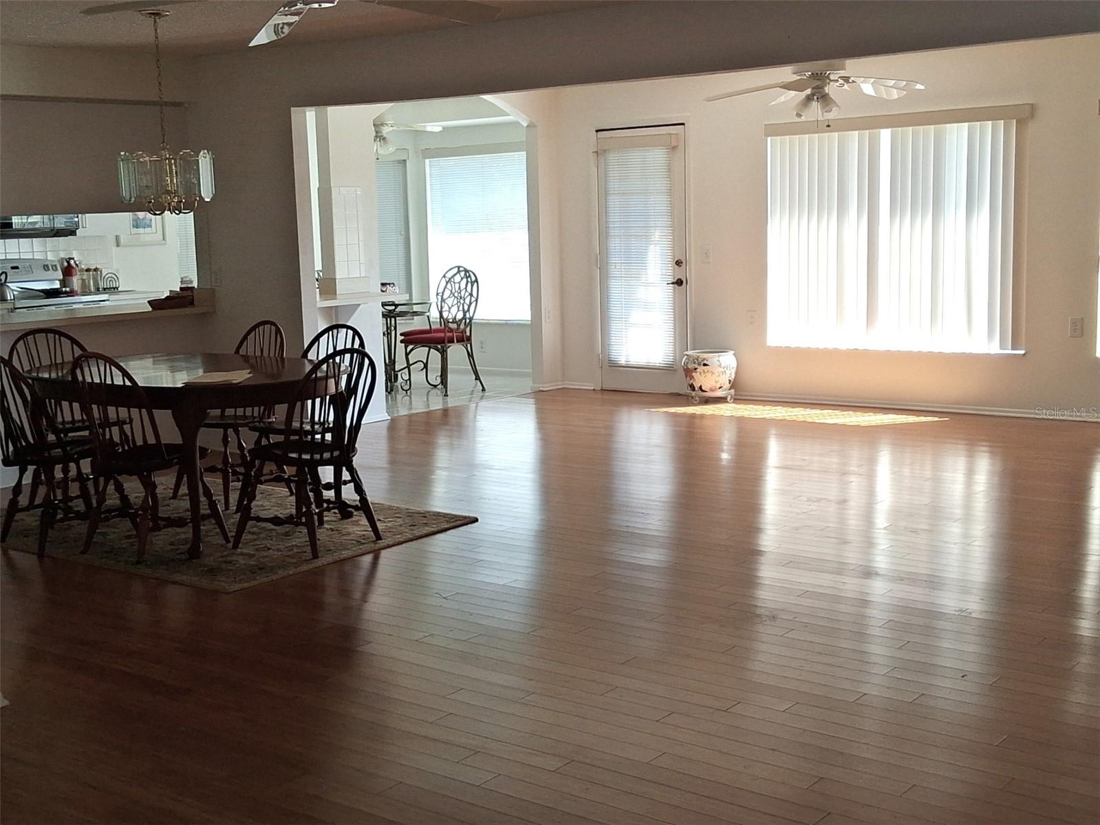 Image 12 of 28 For 9142 Cotswald Way 86