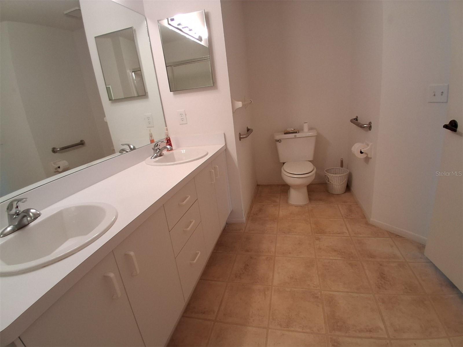 Image 22 of 28 For 9142 Cotswald Way 86