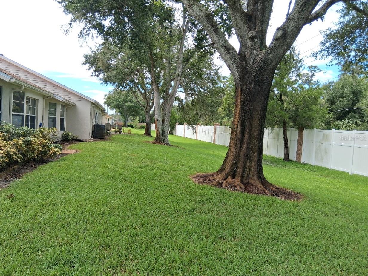 Image 3 of 28 For 9142 Cotswald Way 86
