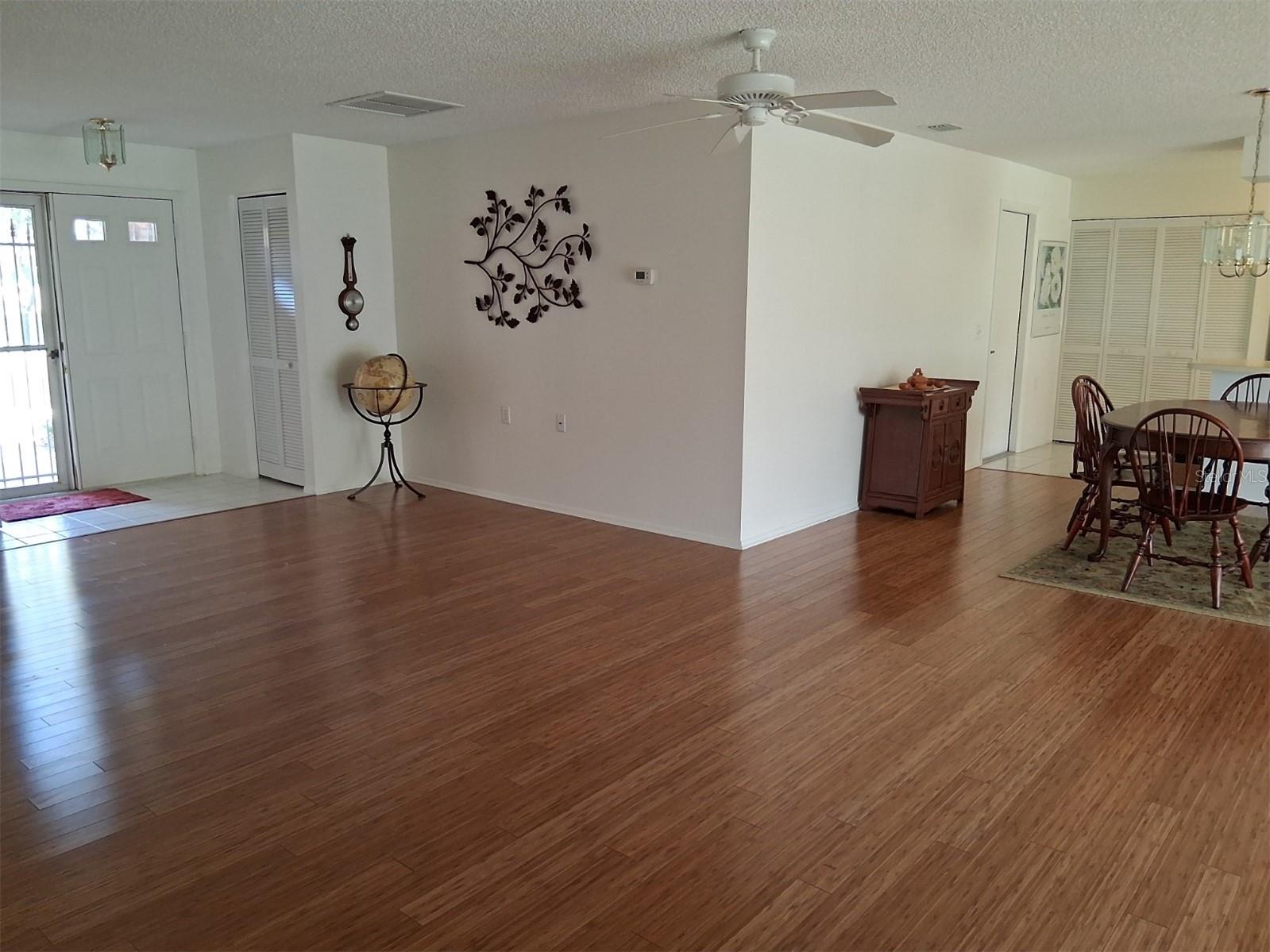 Image 8 of 28 For 9142 Cotswald Way 86