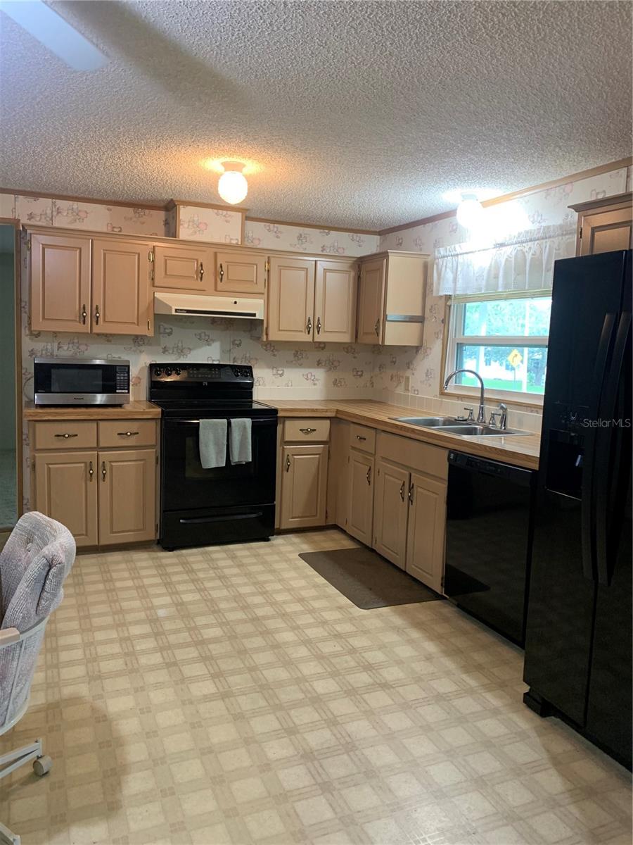 Image 5 of 15 For 16155 Brookridge Boulevard