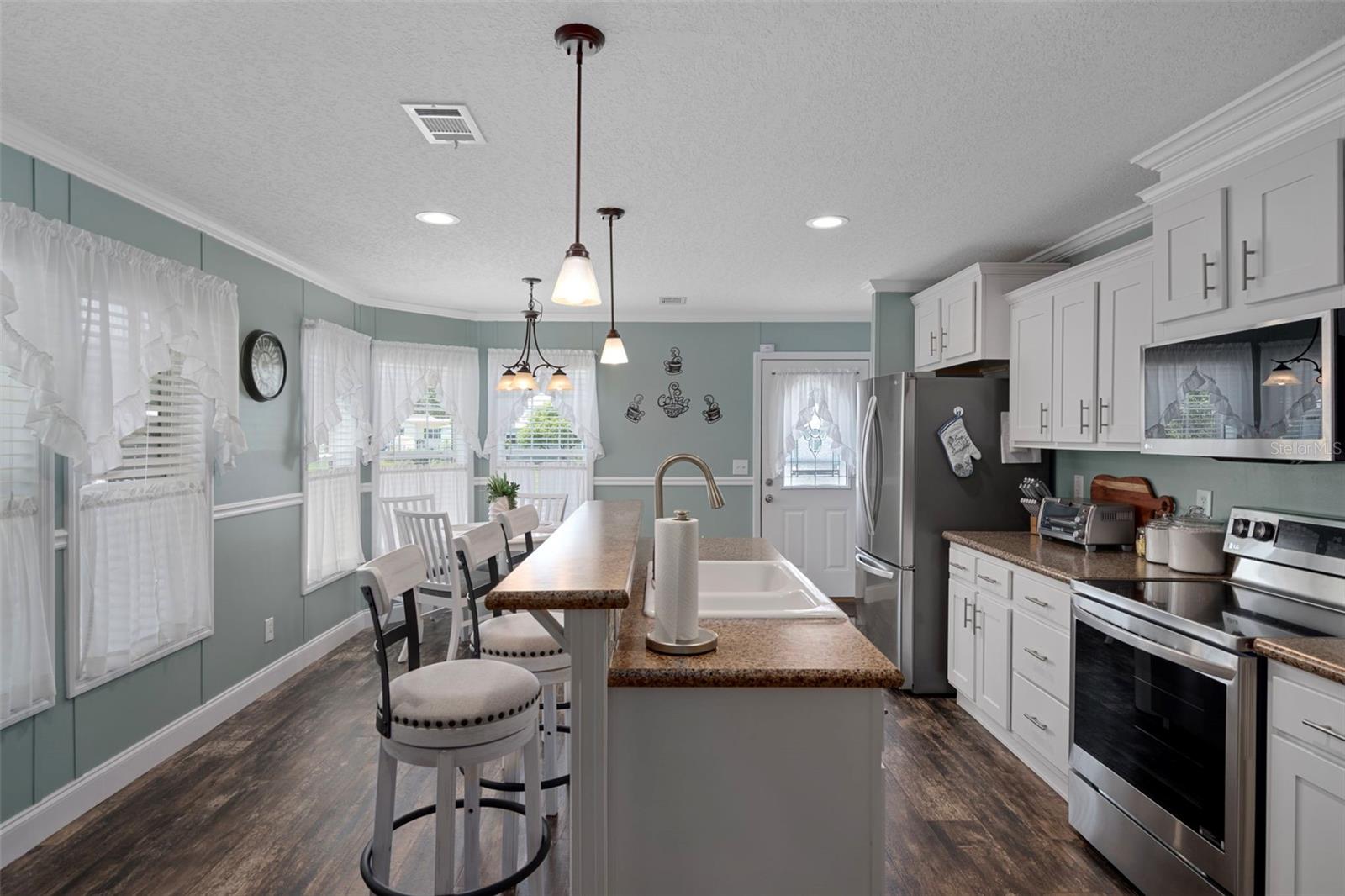 Image 15 of 48 For 8474 Moonlight Avenue