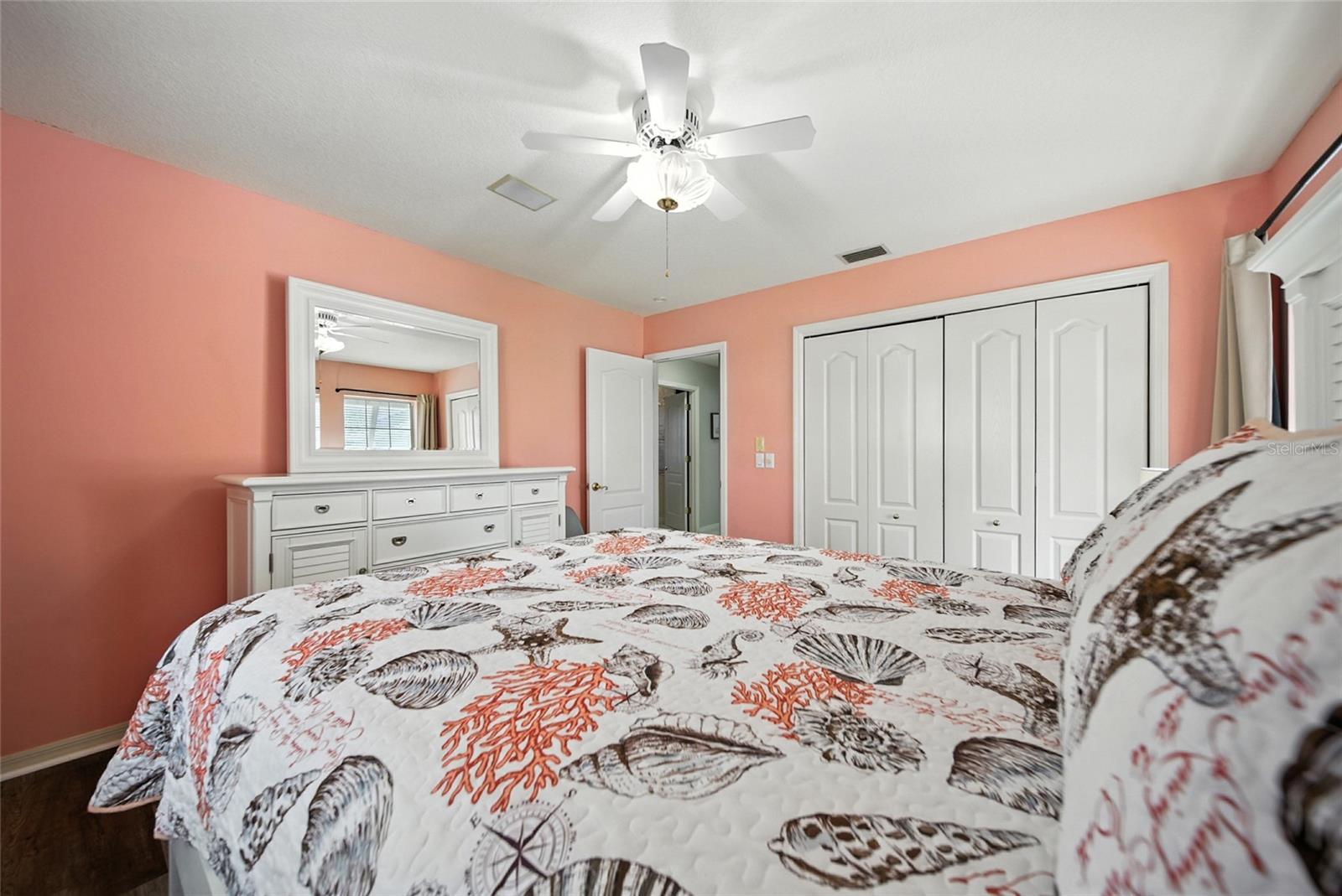 Listing photo id 23 for 2435 Watersedge Drive