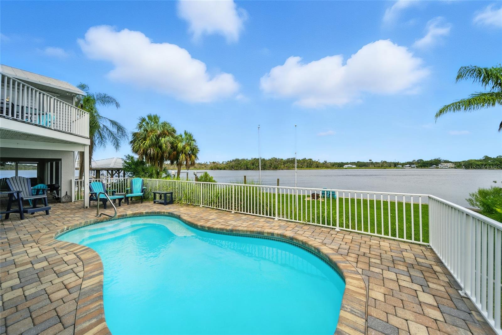 Listing photo id 38 for 2435 Watersedge Drive