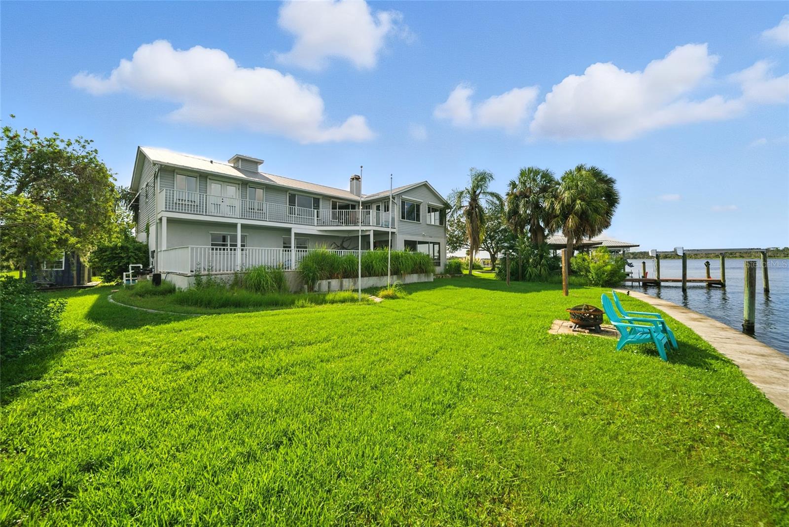 Listing photo id 46 for 2435 Watersedge Drive