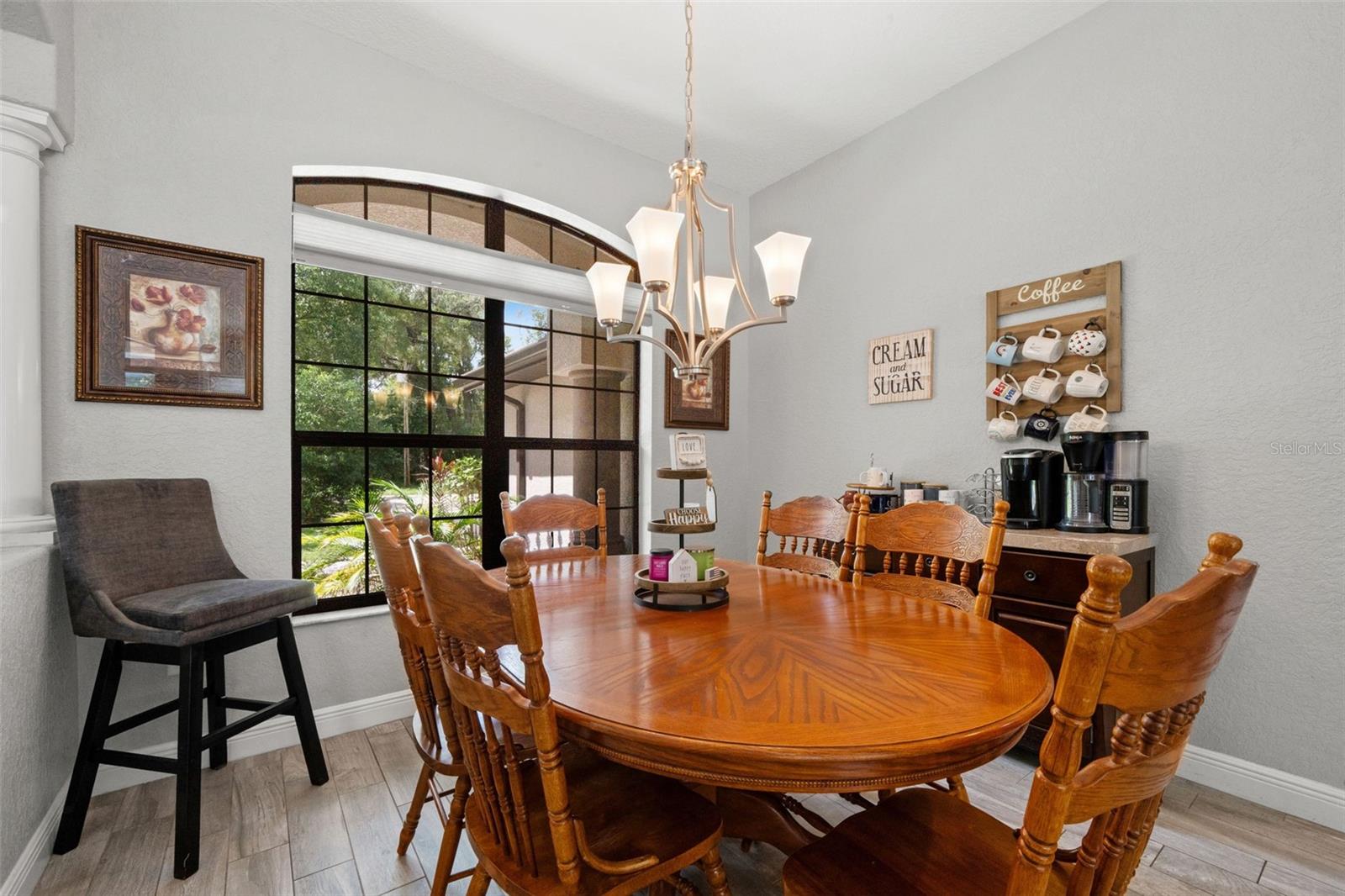 Image 10 of 53 For 16325 Palacky Street