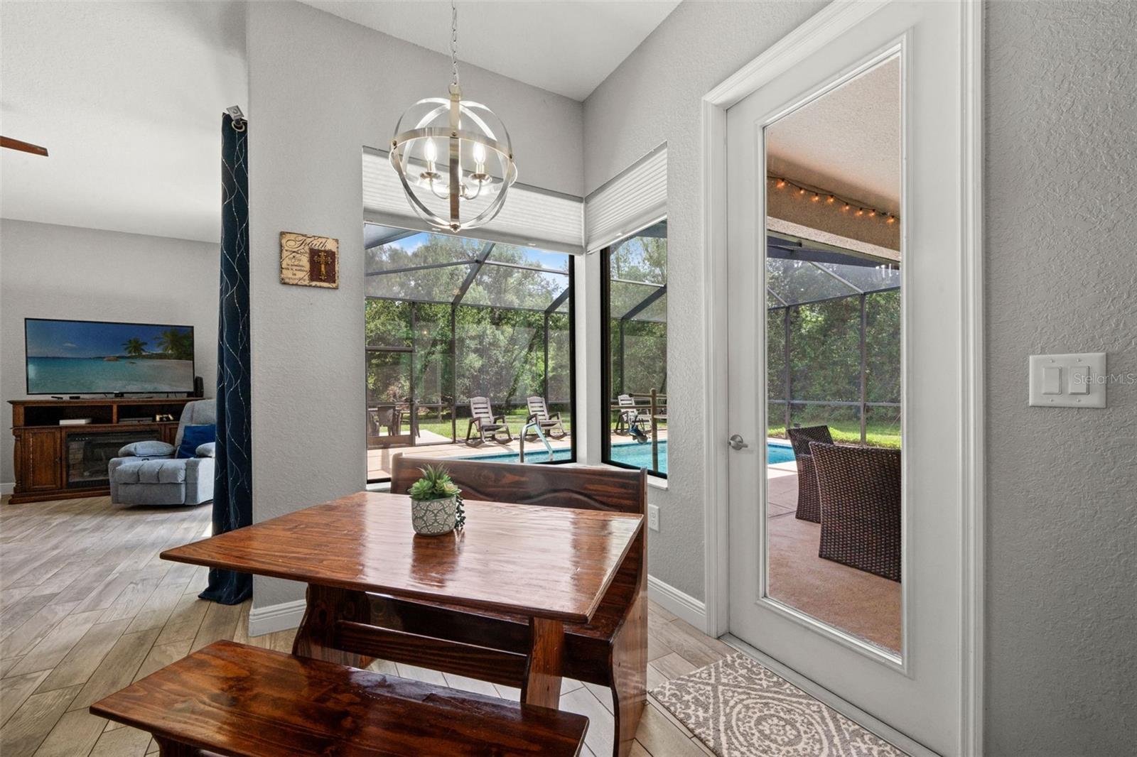 Image 12 of 53 For 16325 Palacky Street