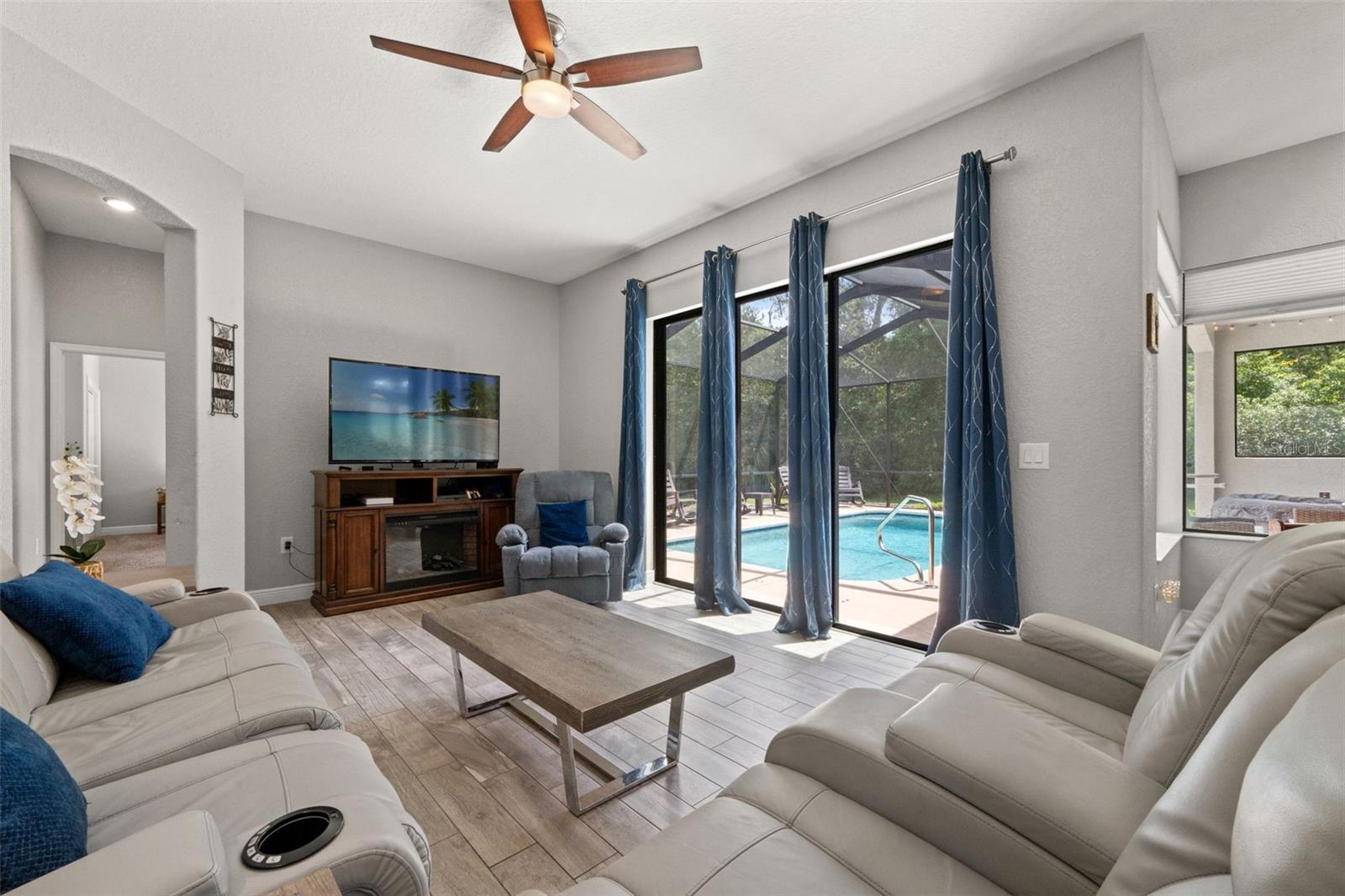 Image 2 of 53 For 16325 Palacky Street