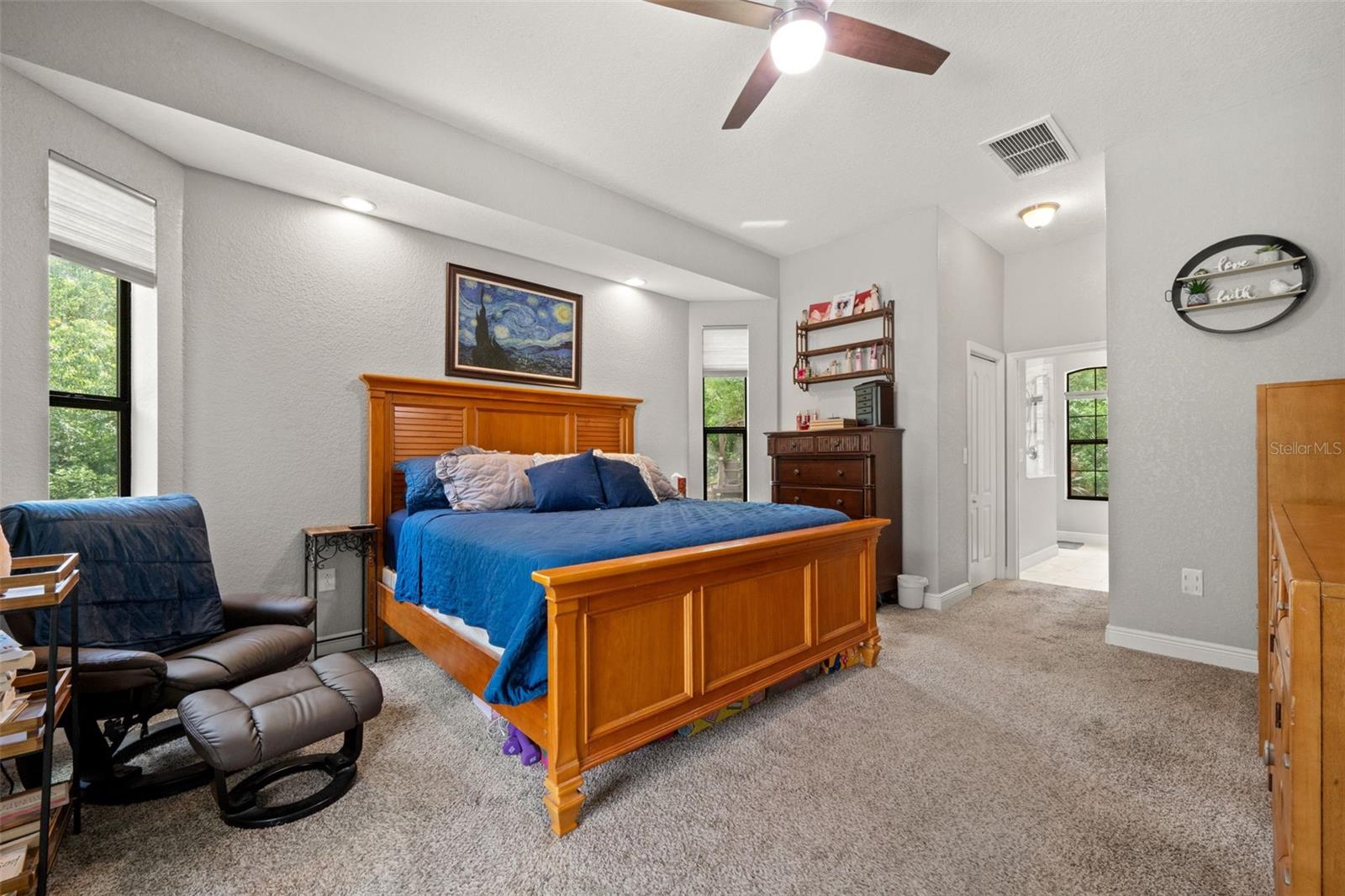 Image 31 of 53 For 16325 Palacky Street