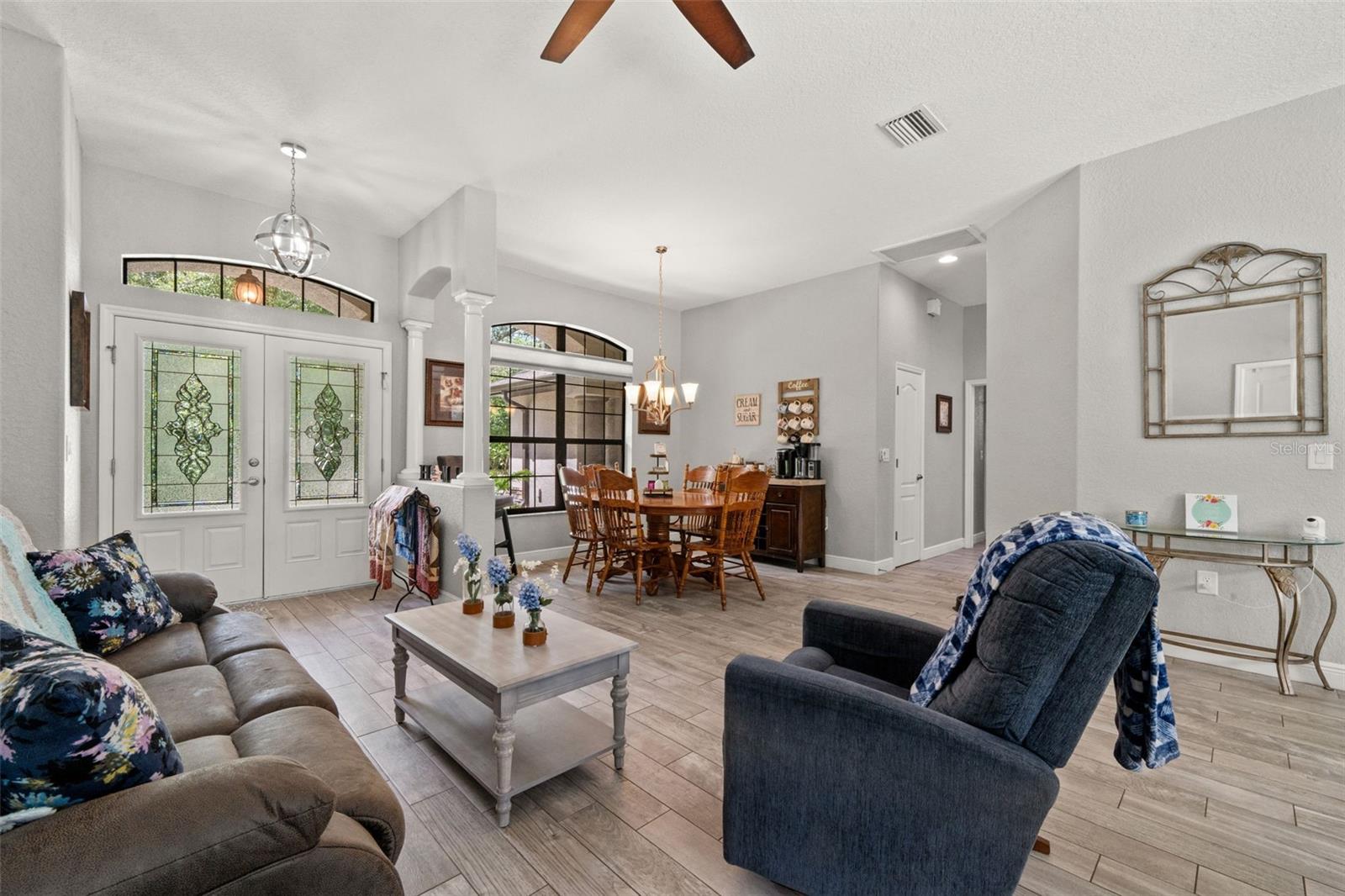 Image 8 of 53 For 16325 Palacky Street