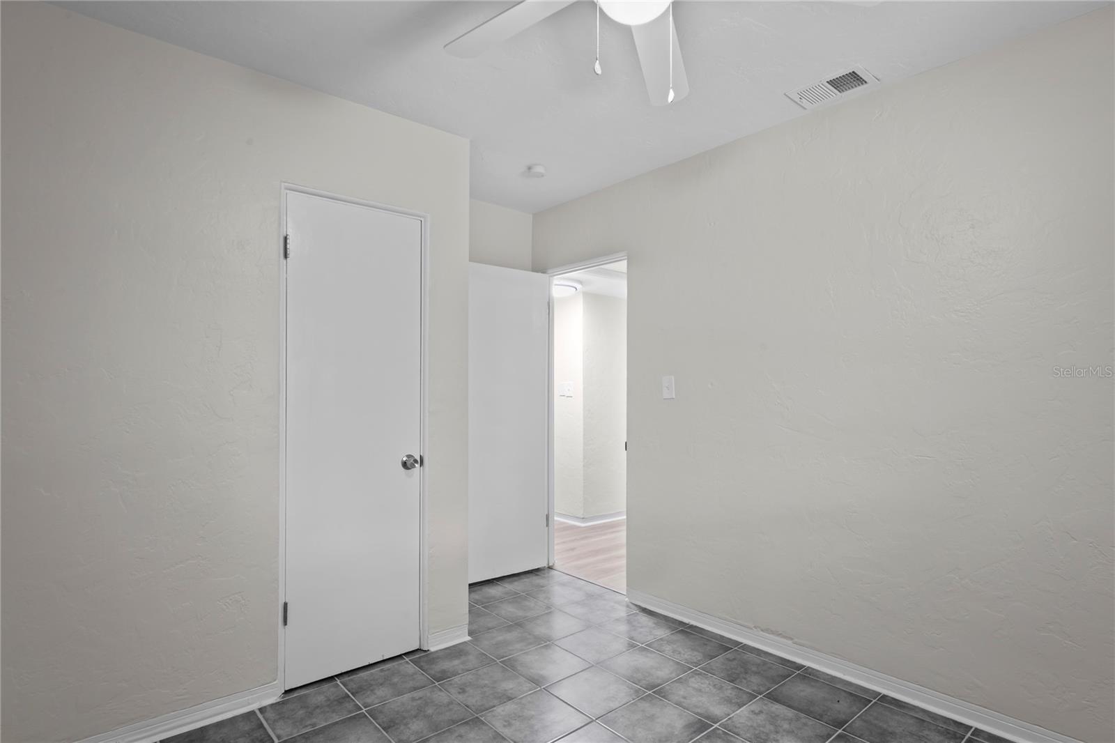 Image 15 of 23 For 1313 Barry Street