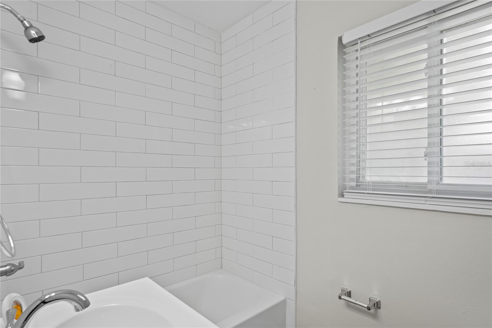 Image 16 of 23 For 1313 Barry Street