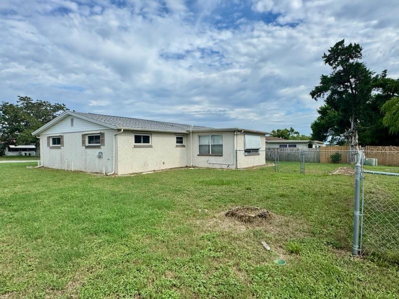 Listing photo id 0 for 3719 Warbler Drive