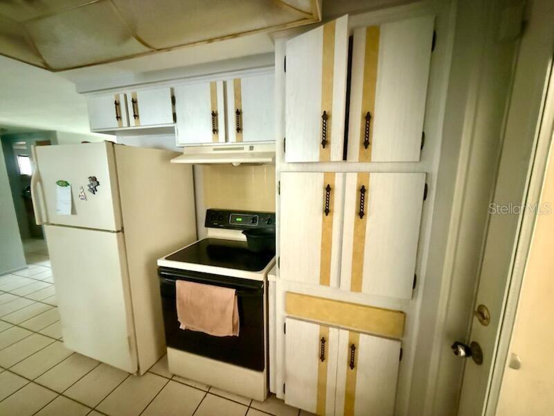 Listing photo id 1 for 3719 Warbler Drive