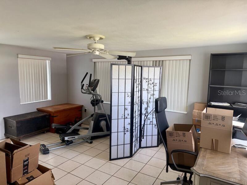 Listing photo id 3 for 3719 Warbler Drive