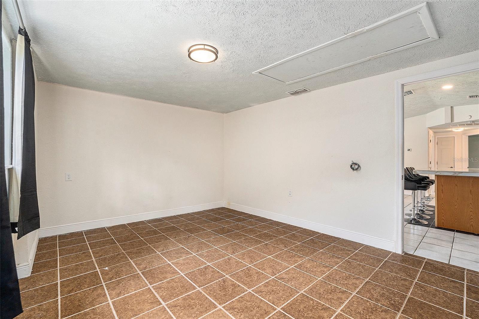 Image 13 of 27 For 7238 Dianne Drive