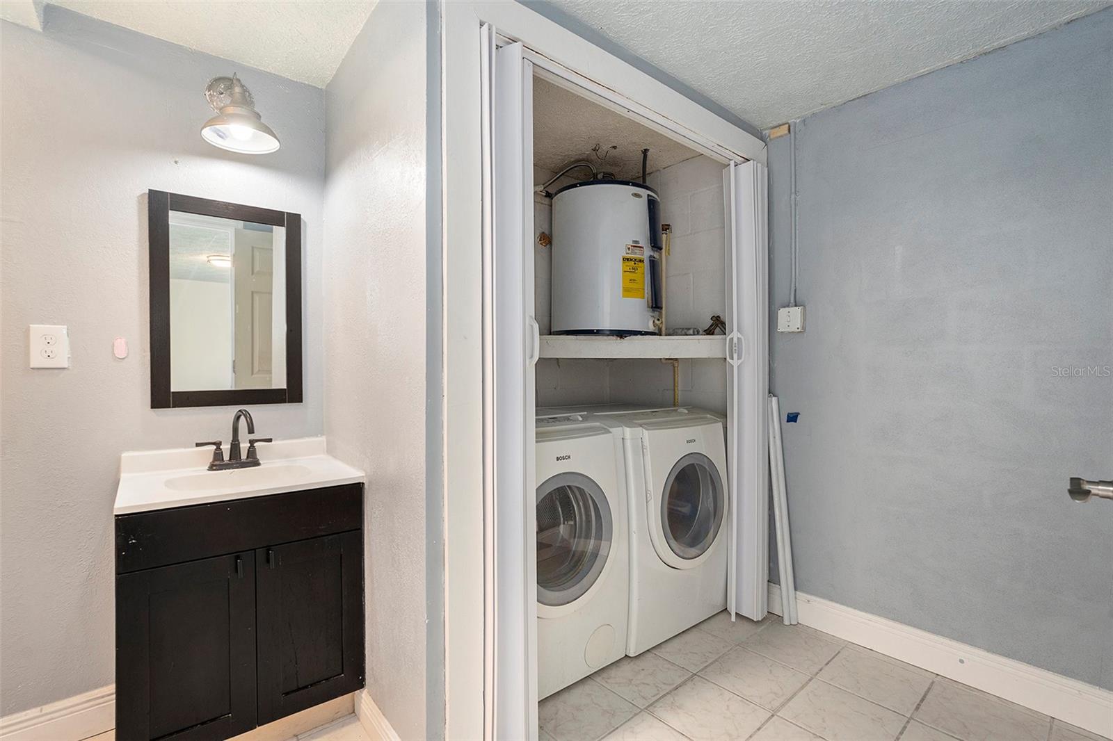 Image 17 of 27 For 7238 Dianne Drive