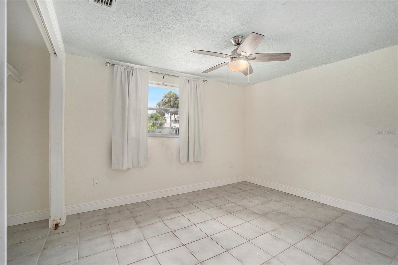 Image 18 of 27 For 7238 Dianne Drive