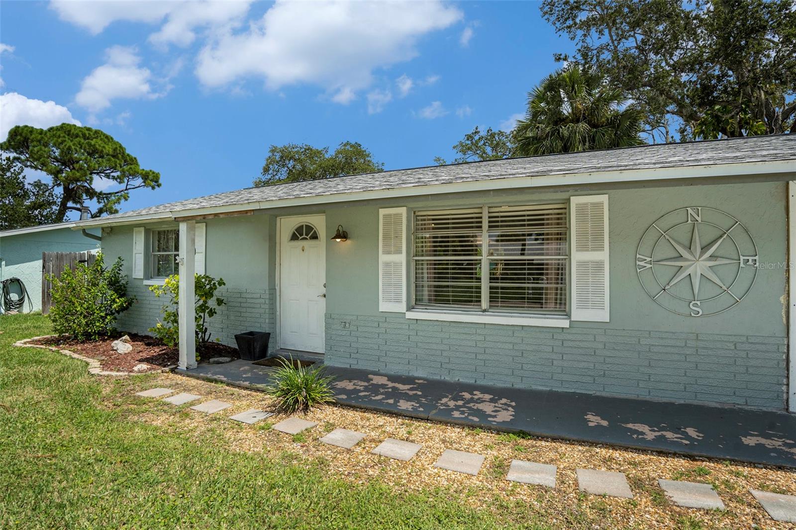 Image 4 of 27 For 7238 Dianne Drive