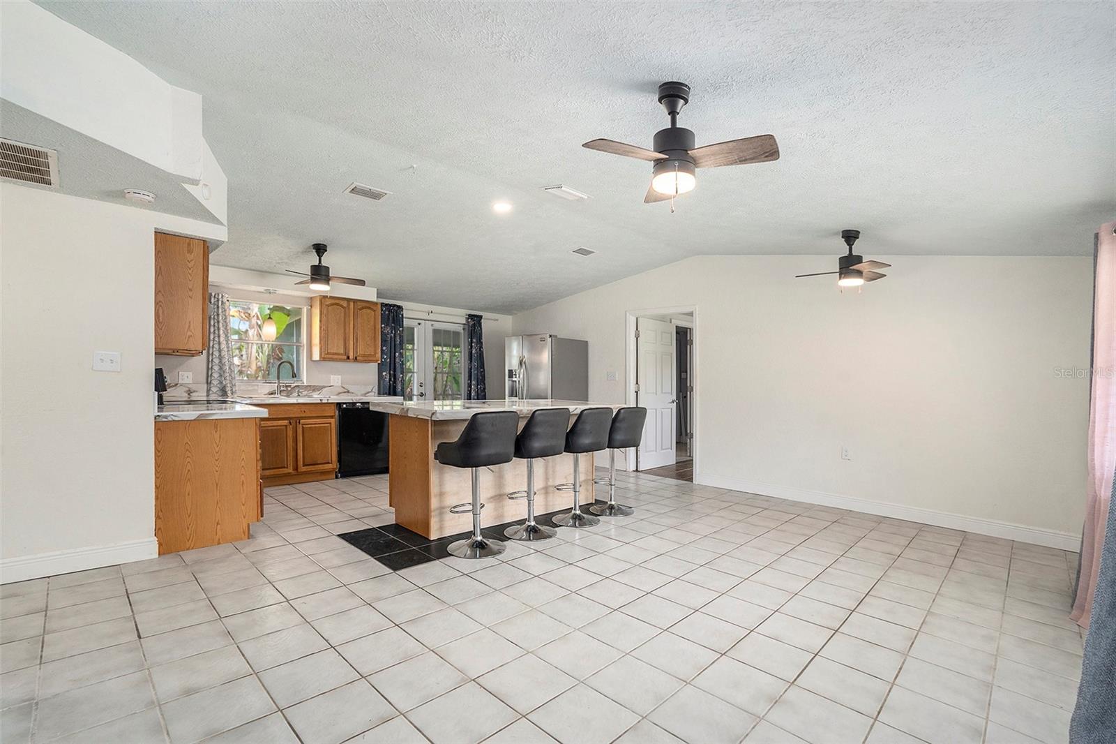 Image 6 of 27 For 7238 Dianne Drive