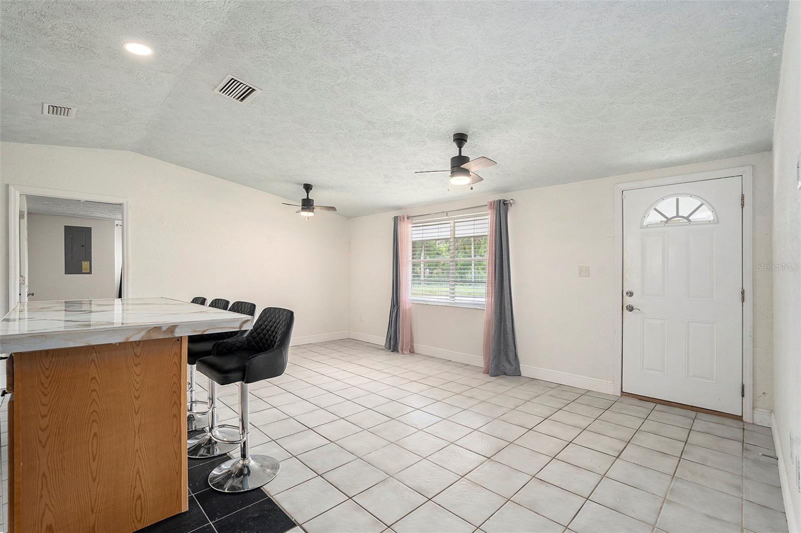 Image 8 of 27 For 7238 Dianne Drive