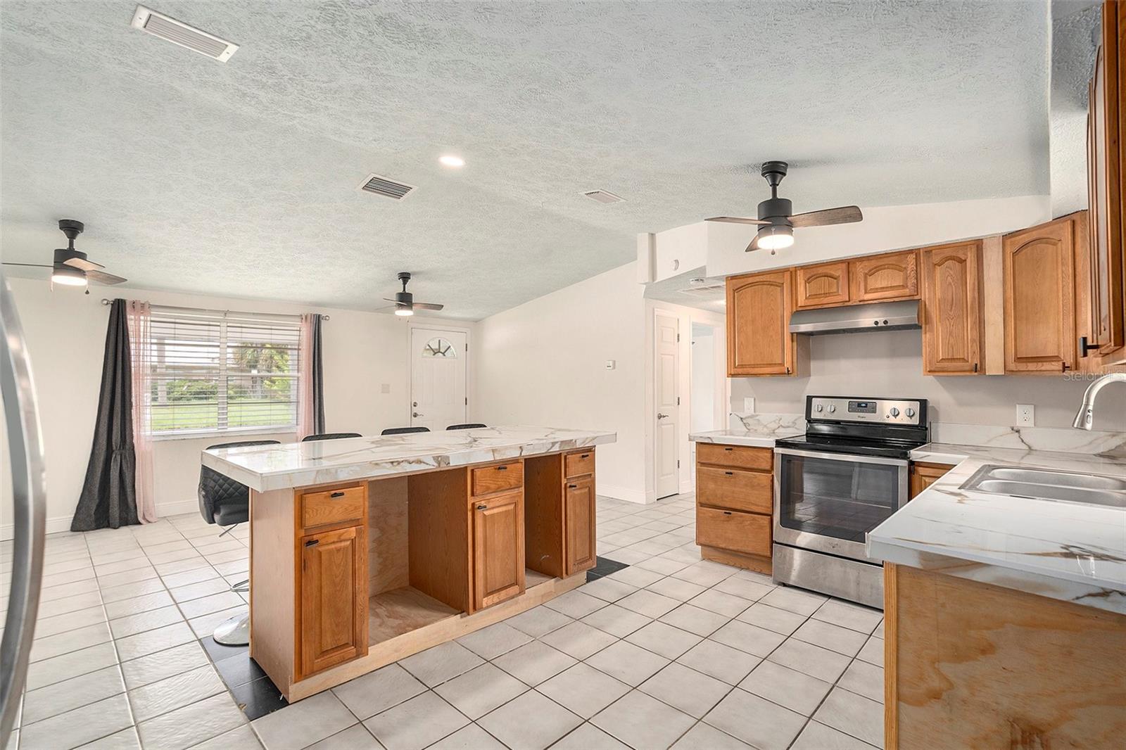 Image 9 of 27 For 7238 Dianne Drive