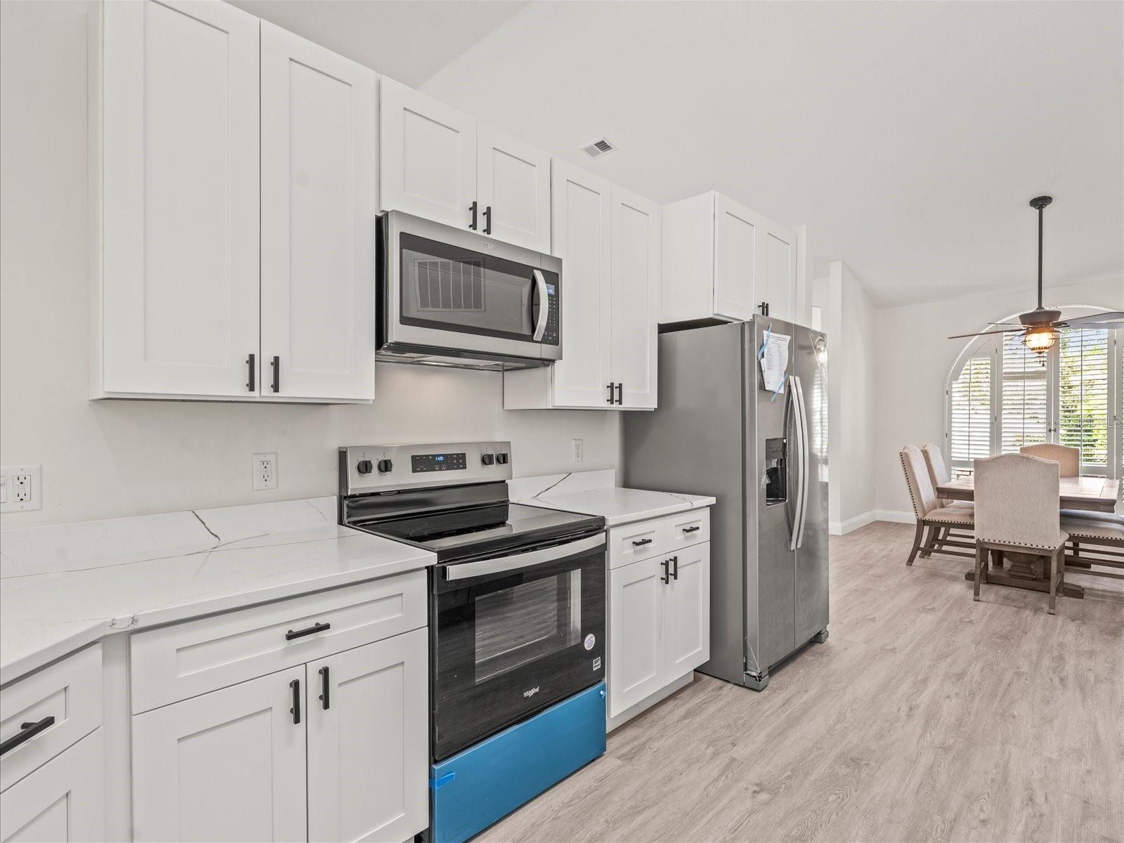 Image 18 of 53 For 7 Graytwig Court W