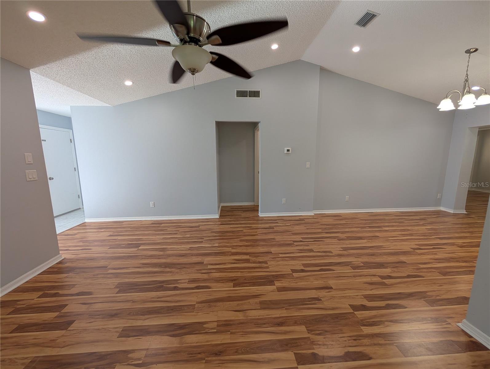 Image 9 of 51 For 196 Hunter Court