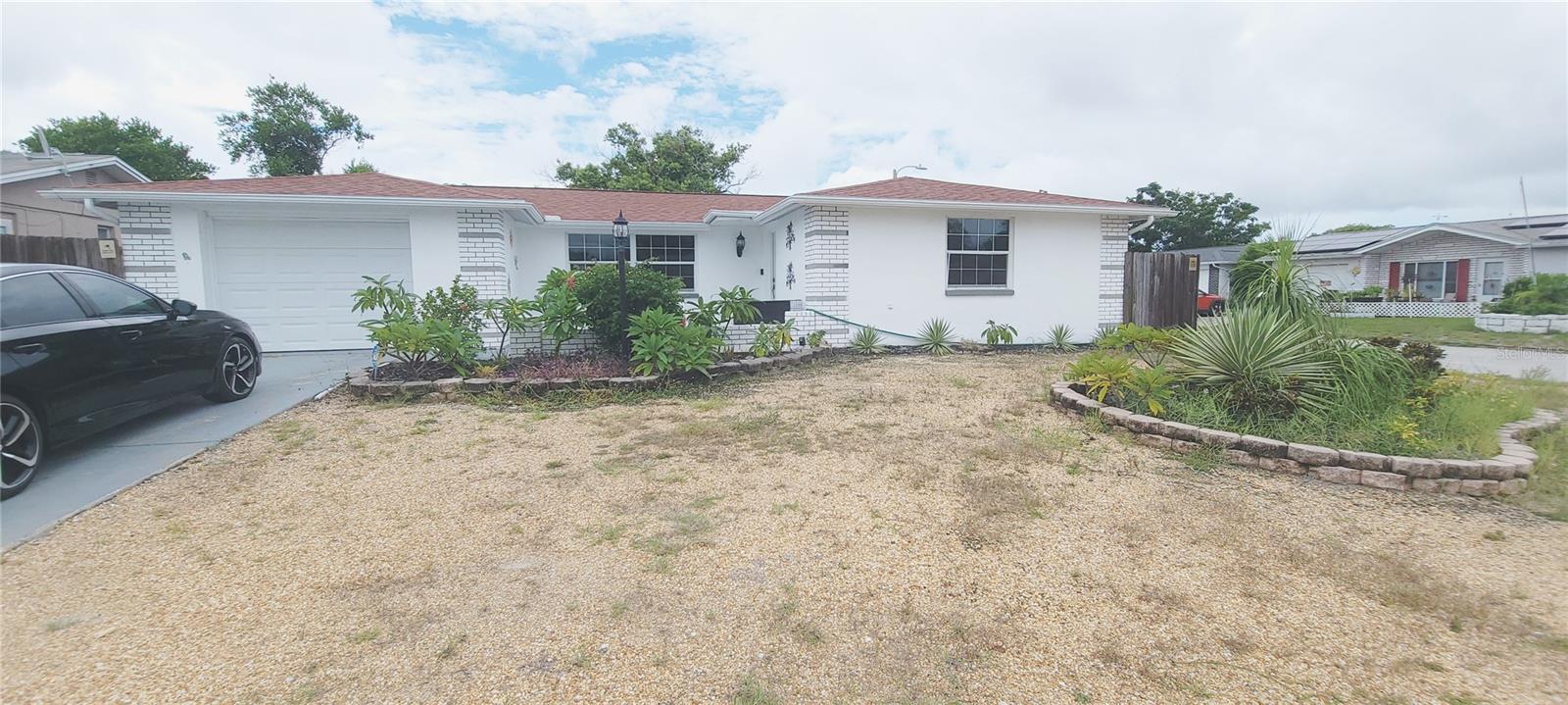 Image 2 of 20 For 11241 Linden Lane