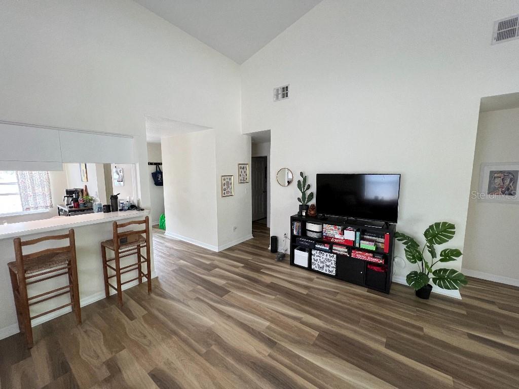 Image 12 of 49 For 9485 Hamlin Boulevard 8