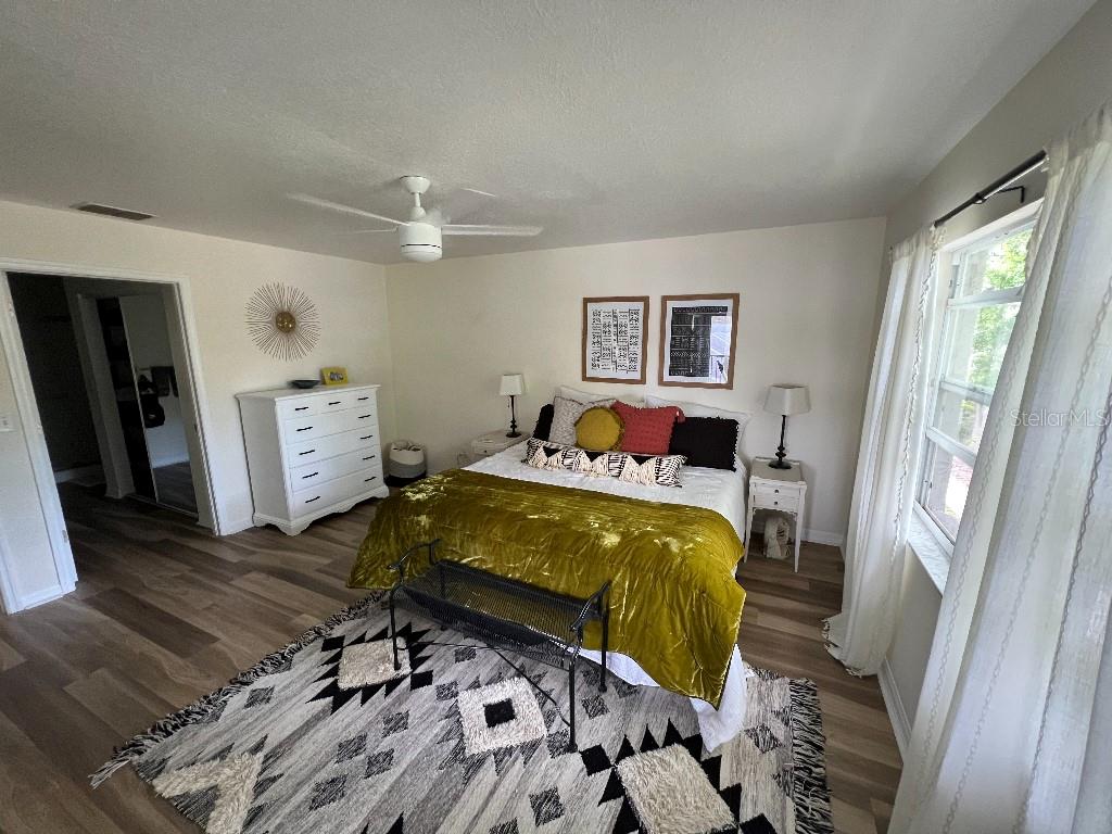 Image 20 of 49 For 9485 Hamlin Boulevard 8
