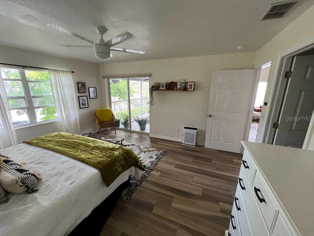 Image 24 of 49 For 9485 Hamlin Boulevard 8