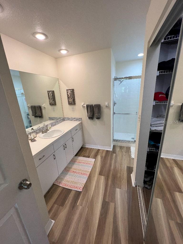 Image 28 of 49 For 9485 Hamlin Boulevard 8