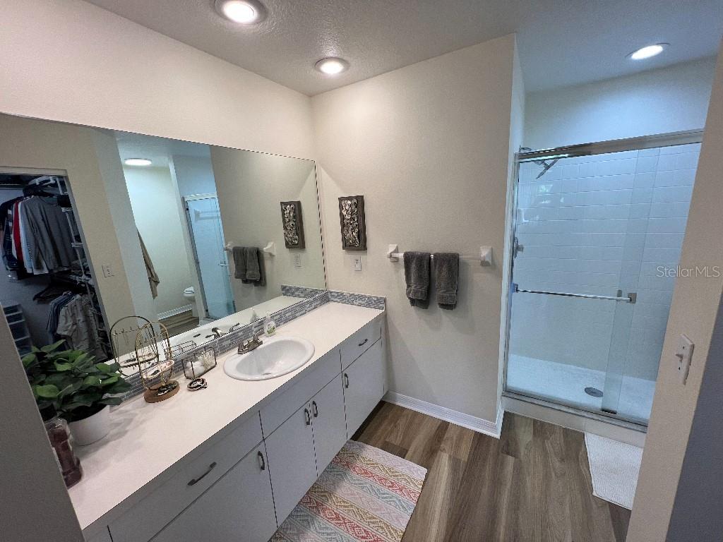 Image 29 of 49 For 9485 Hamlin Boulevard 8