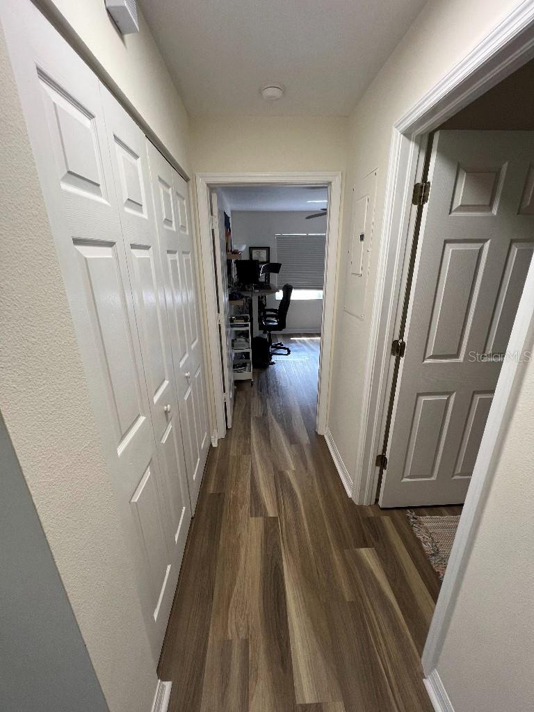 Image 36 of 49 For 9485 Hamlin Boulevard 8