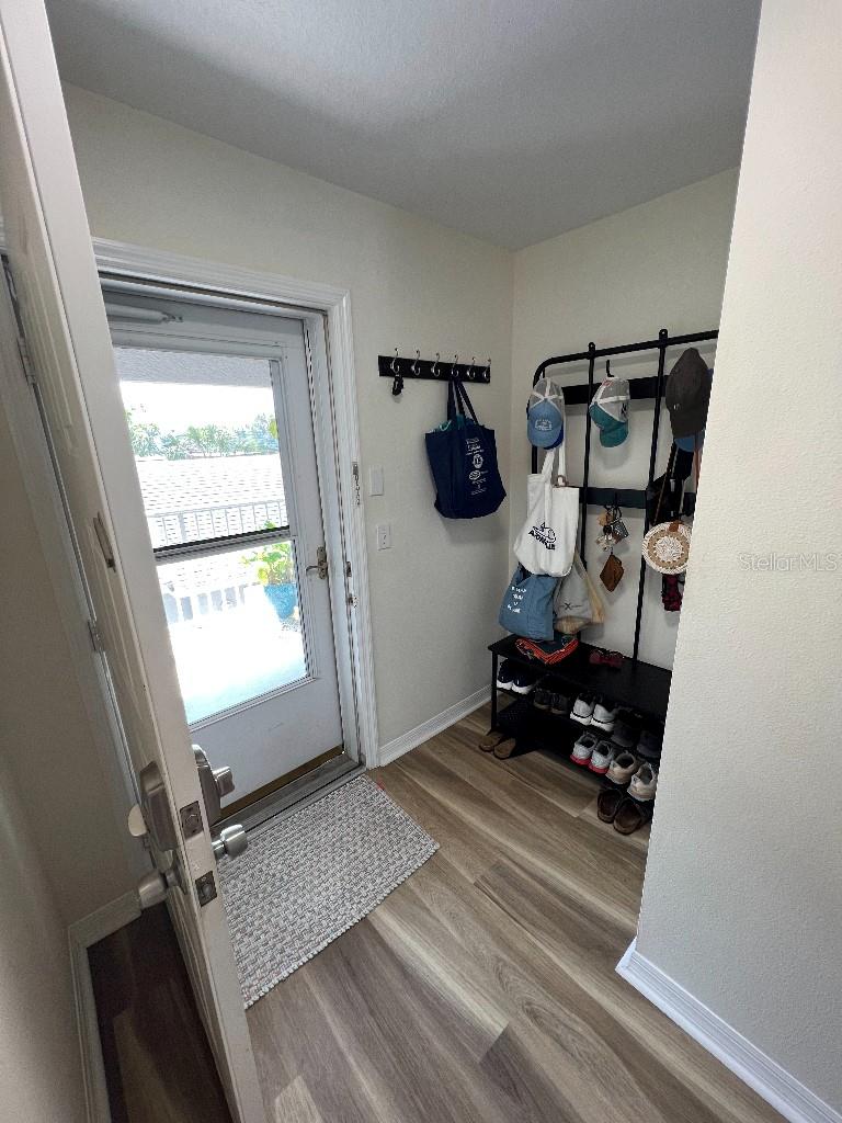 Image 5 of 49 For 9485 Hamlin Boulevard 8