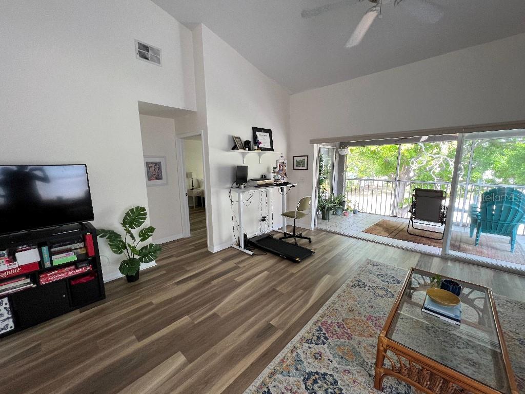 Image 7 of 49 For 9485 Hamlin Boulevard 8