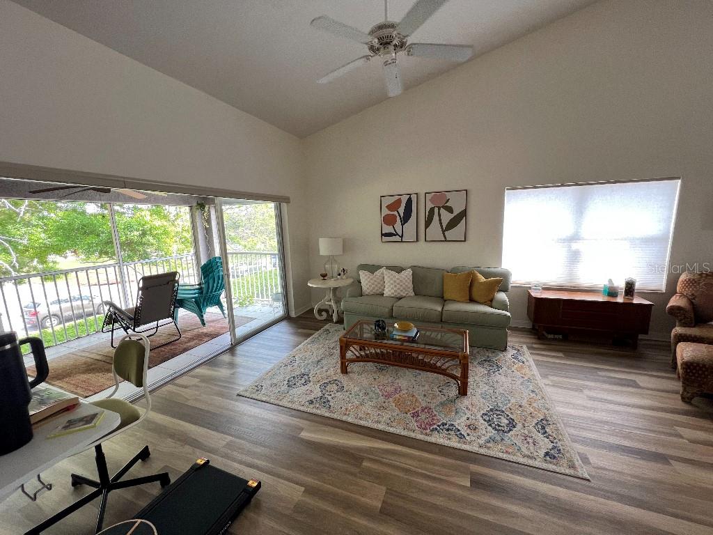 Image 9 of 49 For 9485 Hamlin Boulevard 8