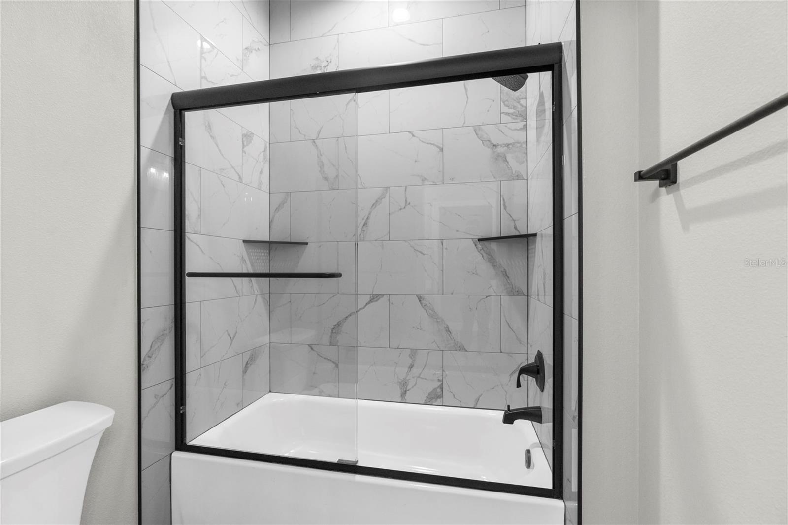 Listing photo id 10 for 3 Lupine Street