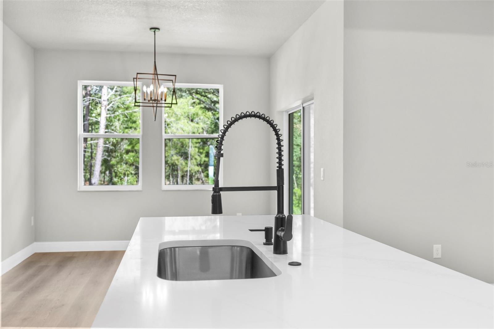 Listing photo id 17 for 3 Lupine Street