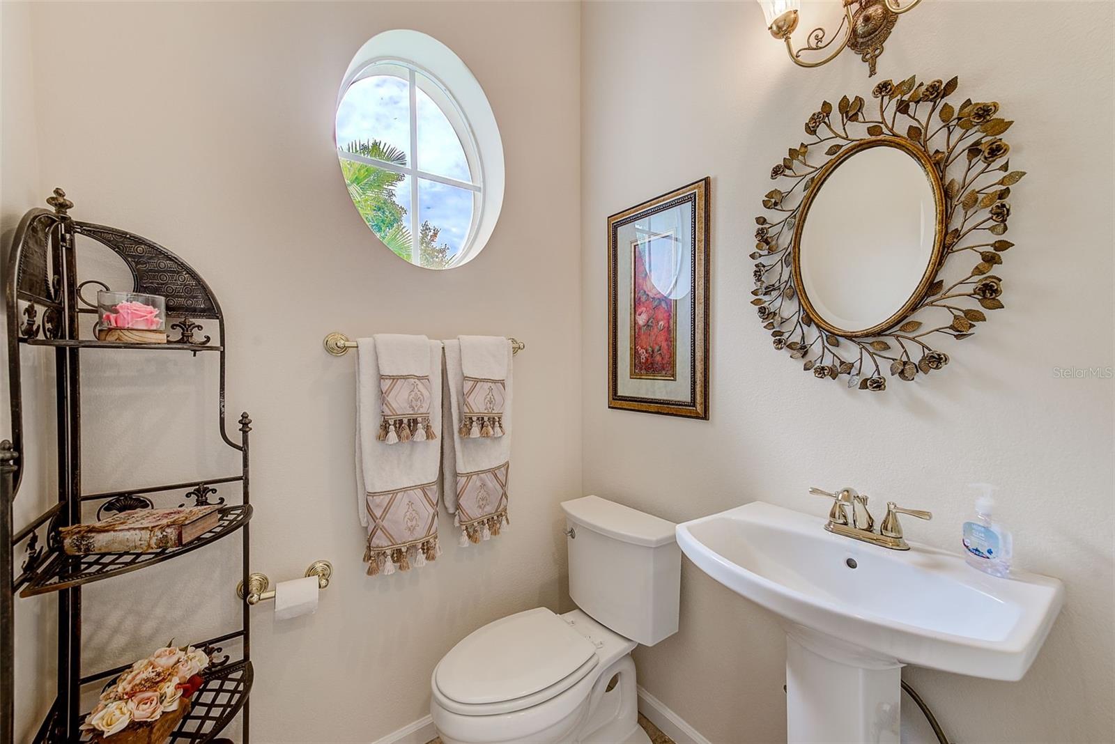 Image 10 of 82 For 7714 Aralia Way