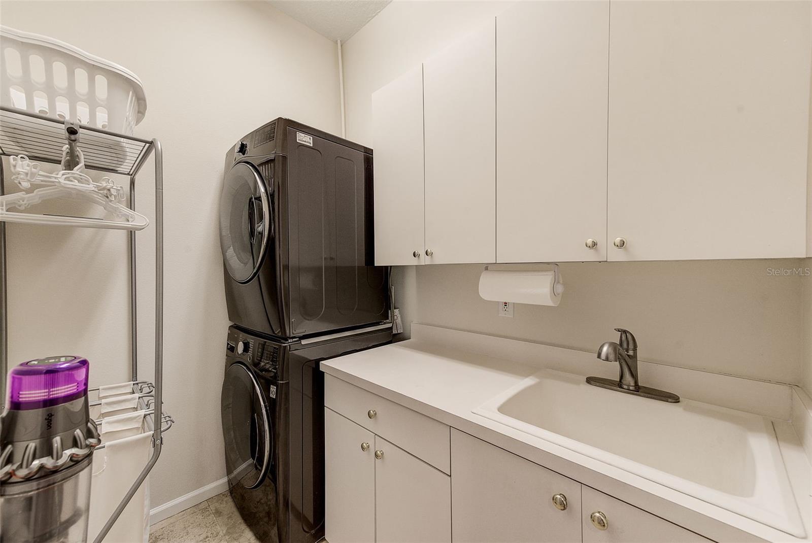 Image 21 of 82 For 7714 Aralia Way