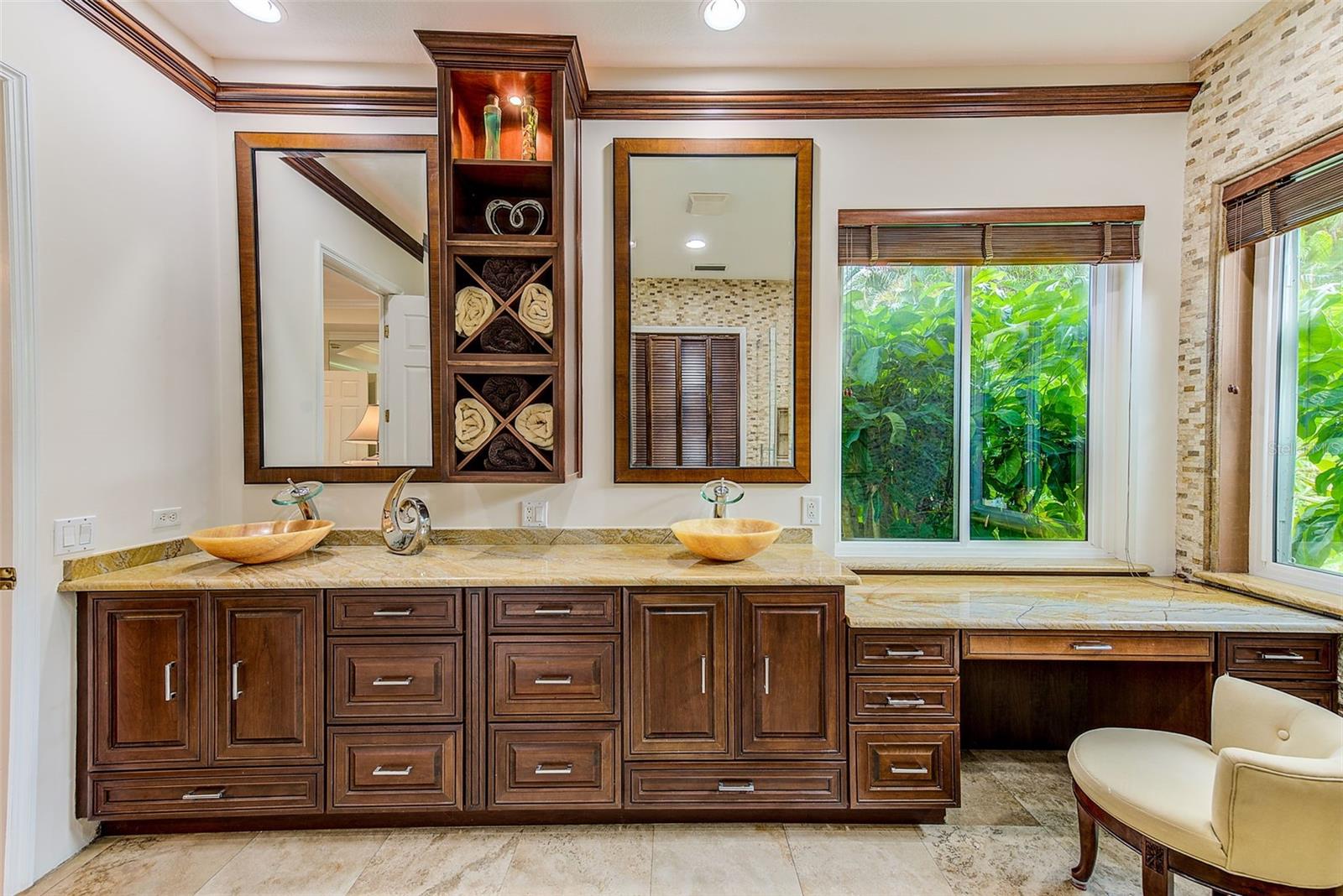 Image 30 of 82 For 7714 Aralia Way