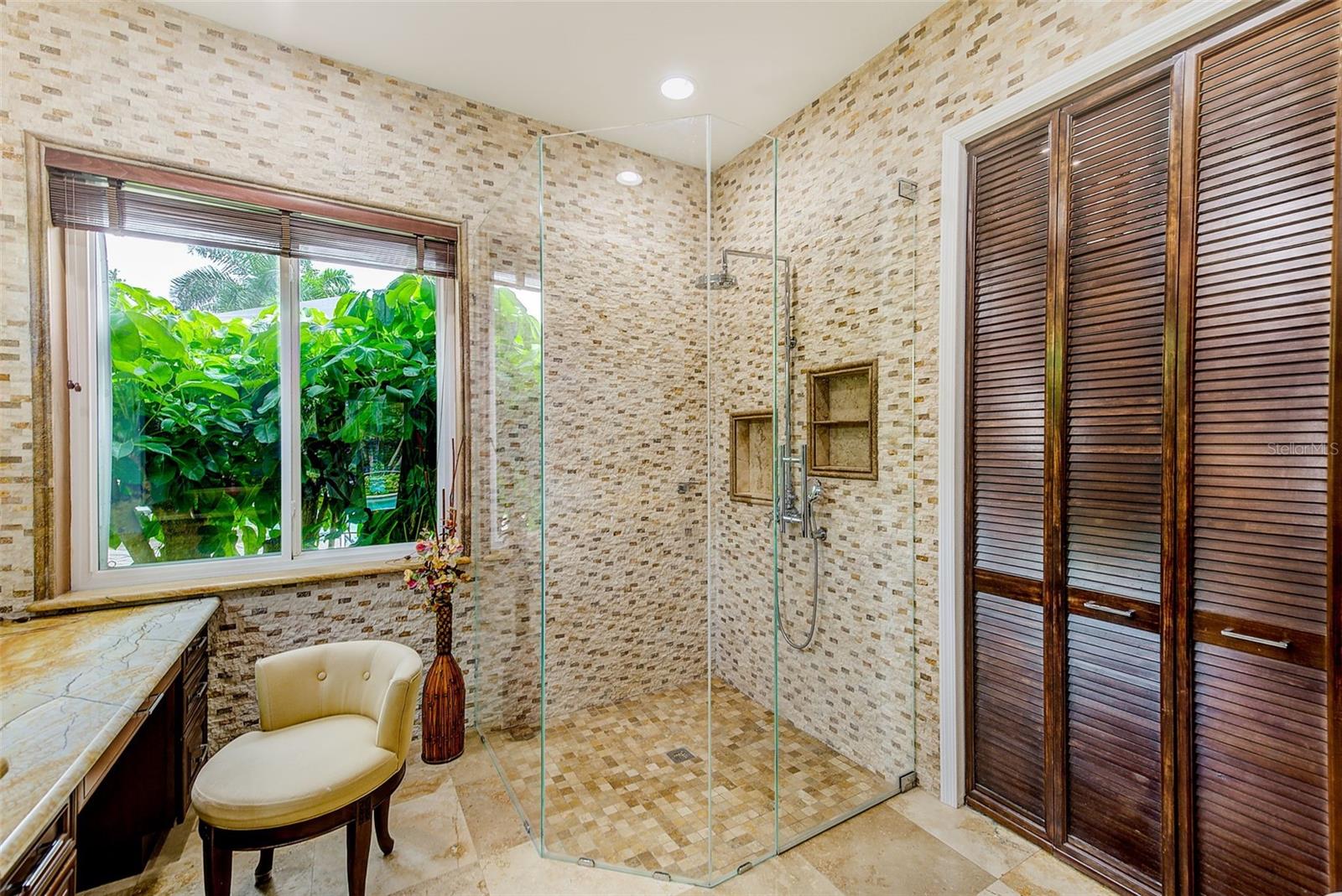 Image 31 of 82 For 7714 Aralia Way