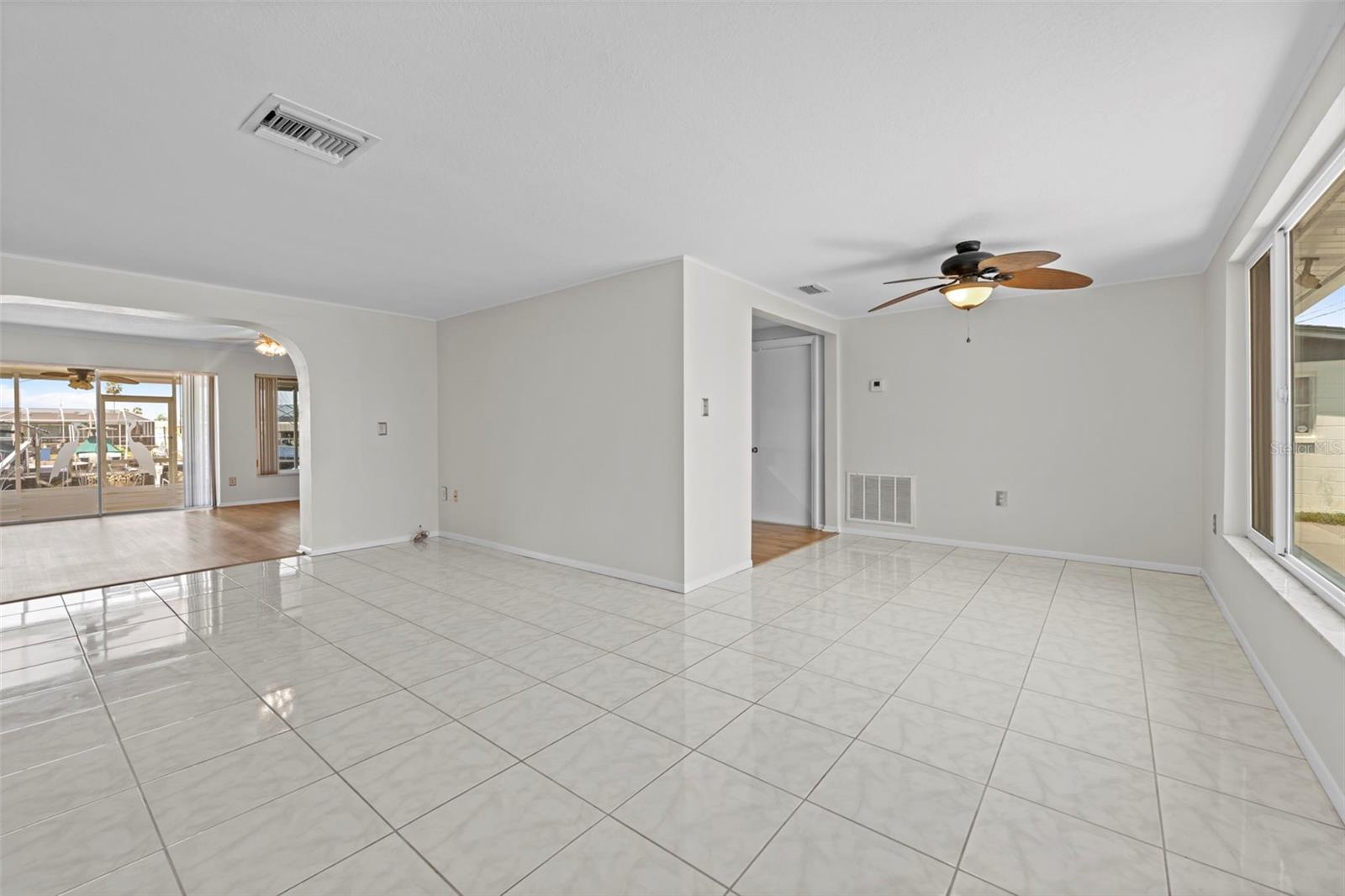 Image 12 of 75 For 12629 2nd Isle