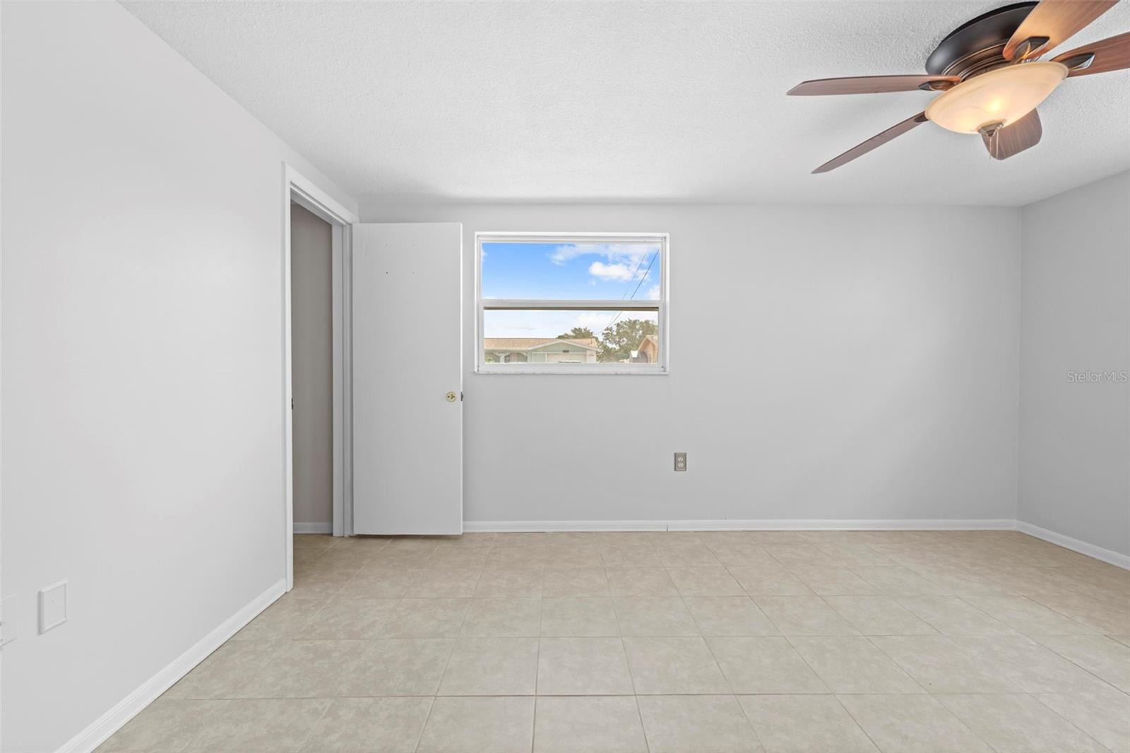 Image 48 of 75 For 12629 2nd Isle