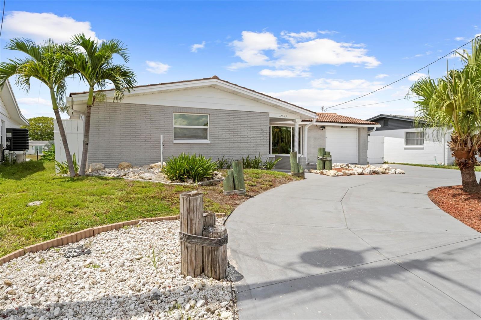 Image 7 of 75 For 12629 2nd Isle
