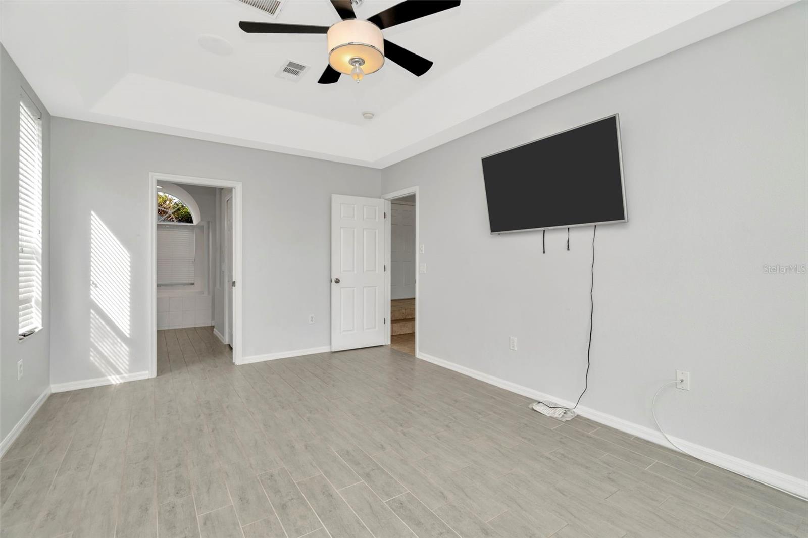 Image 16 of 50 For 8918 Linebrook Drive